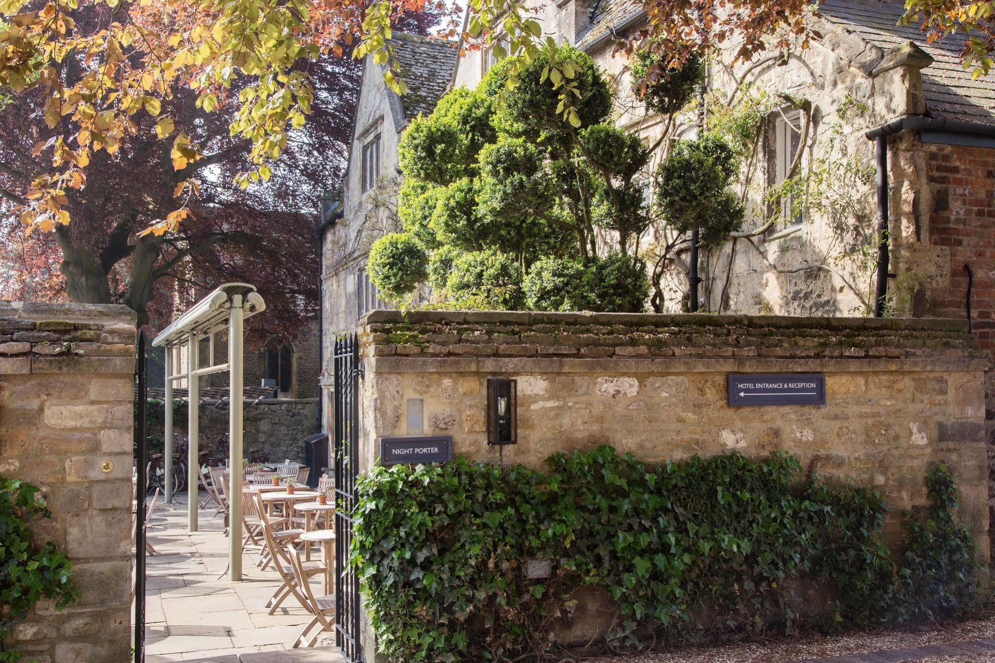 Old Parsonage Hotel Oxford Dış mekan fotoğraf The entrance to the museum