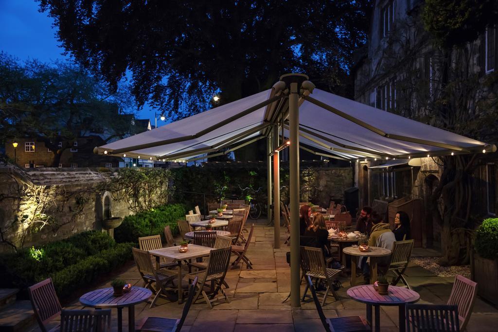 Old Parsonage Hotel Oxford Dış mekan fotoğraf The garden at the Eagle